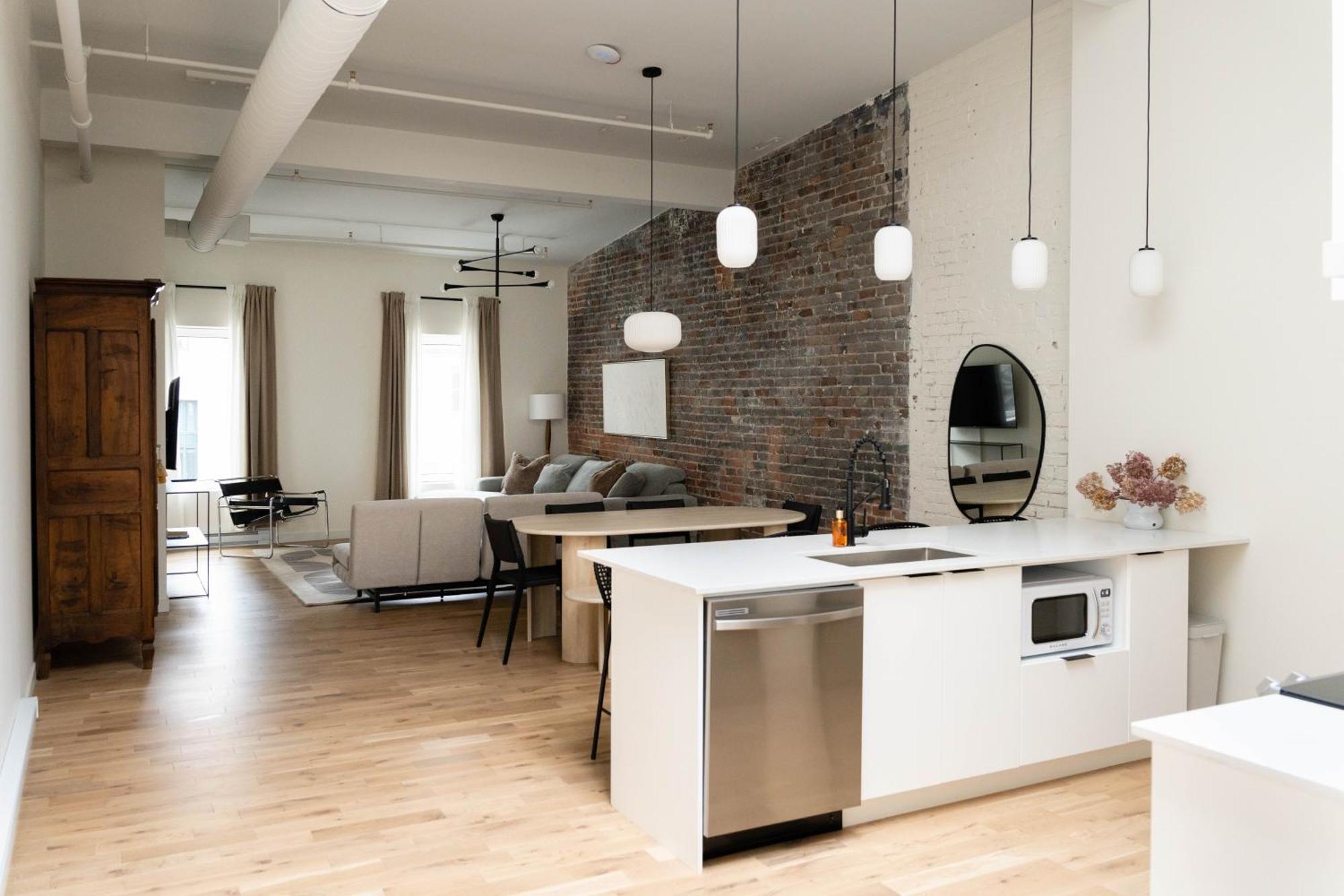Maison Place Jacques-Cartier By Luxury In Transit มอนทรีอัล ภายนอก รูปภาพ